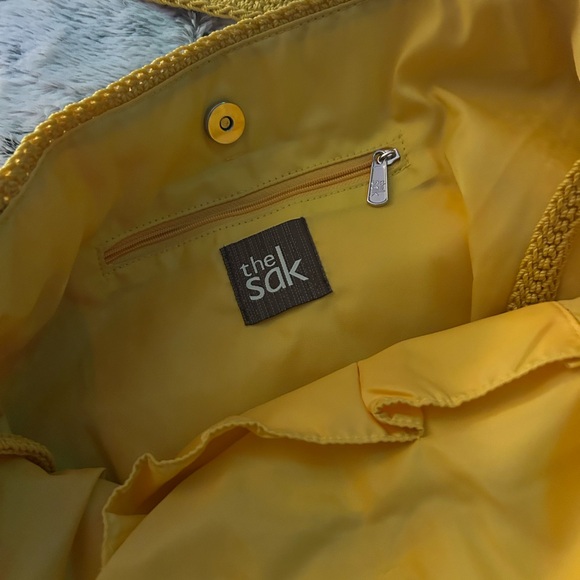 Purses - Picture 4 of 9